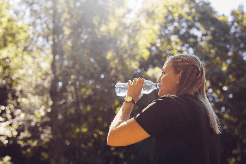 cuanta-agua-debo-beber-dia-importancia-hidratarnos-correctamente